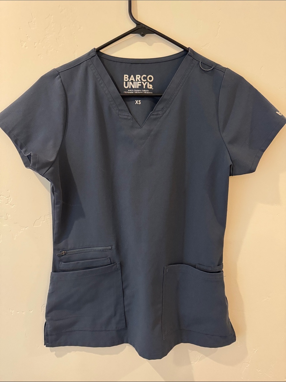 Women's V-Neck Scrub Top - Dark Grey/Navy